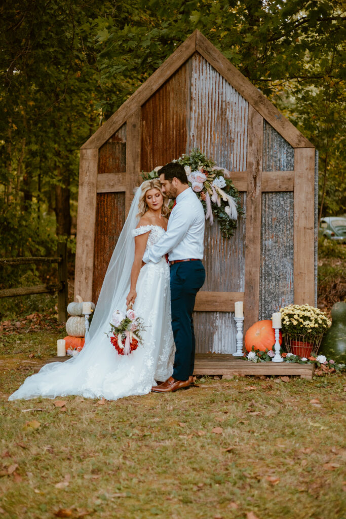 Evansville Indiana Fall Wedding Photographer Rose and Bliss Bridal