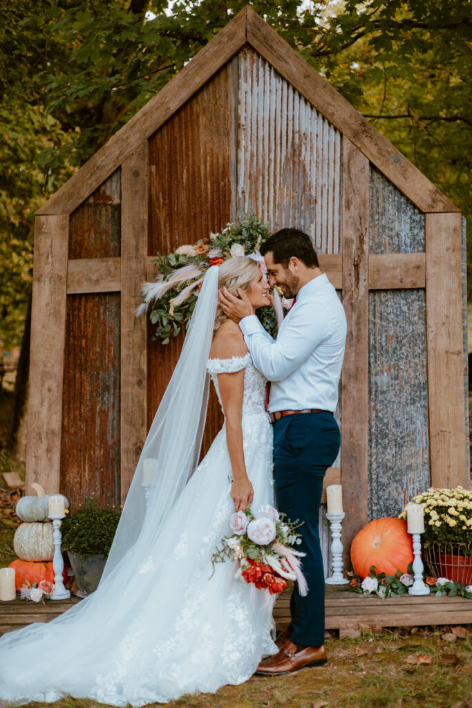 Evansville Indiana Fall Wedding Photographer
Rose and Bliss Bridal